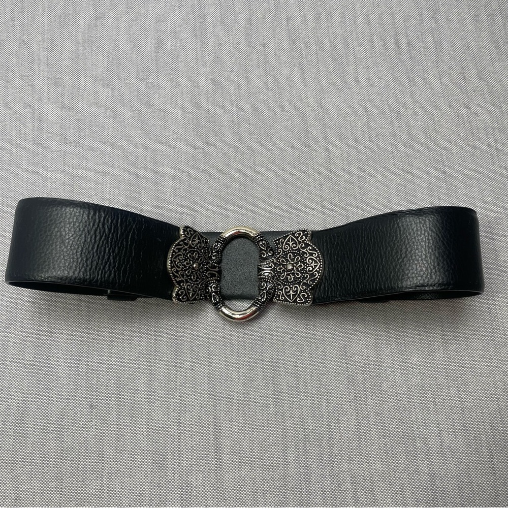 Chico’s Leather Adjustable Ornate Silver Tone Large Buckle Clasp Belt